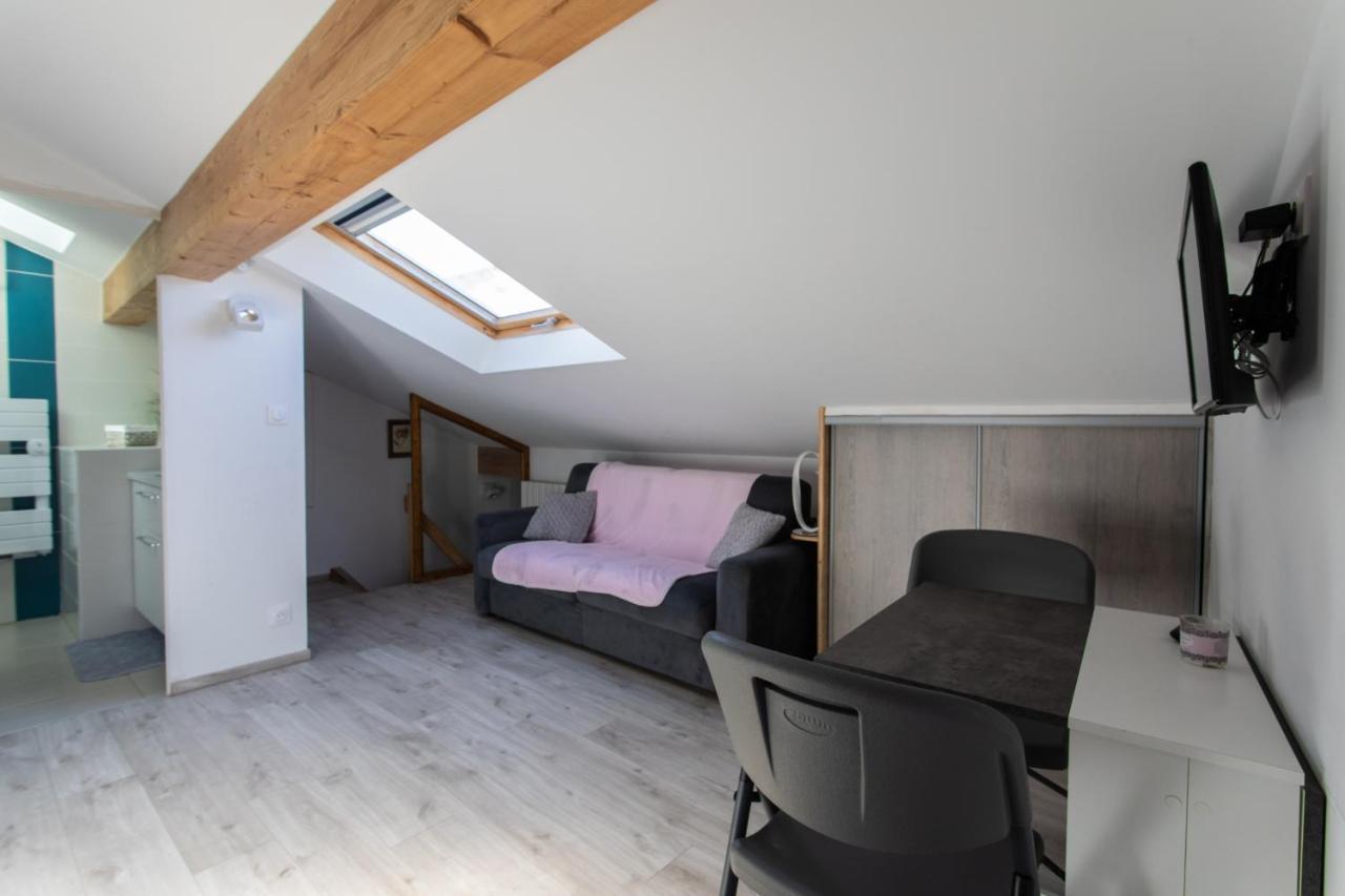 Le Coq Charmant Petit Studio En Centre Ville D'Embrun Bagian luar foto